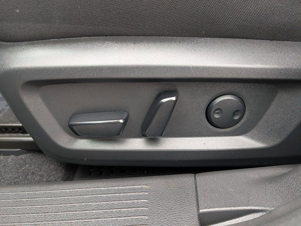 Used 2022 Nissan Rogue SV image 17