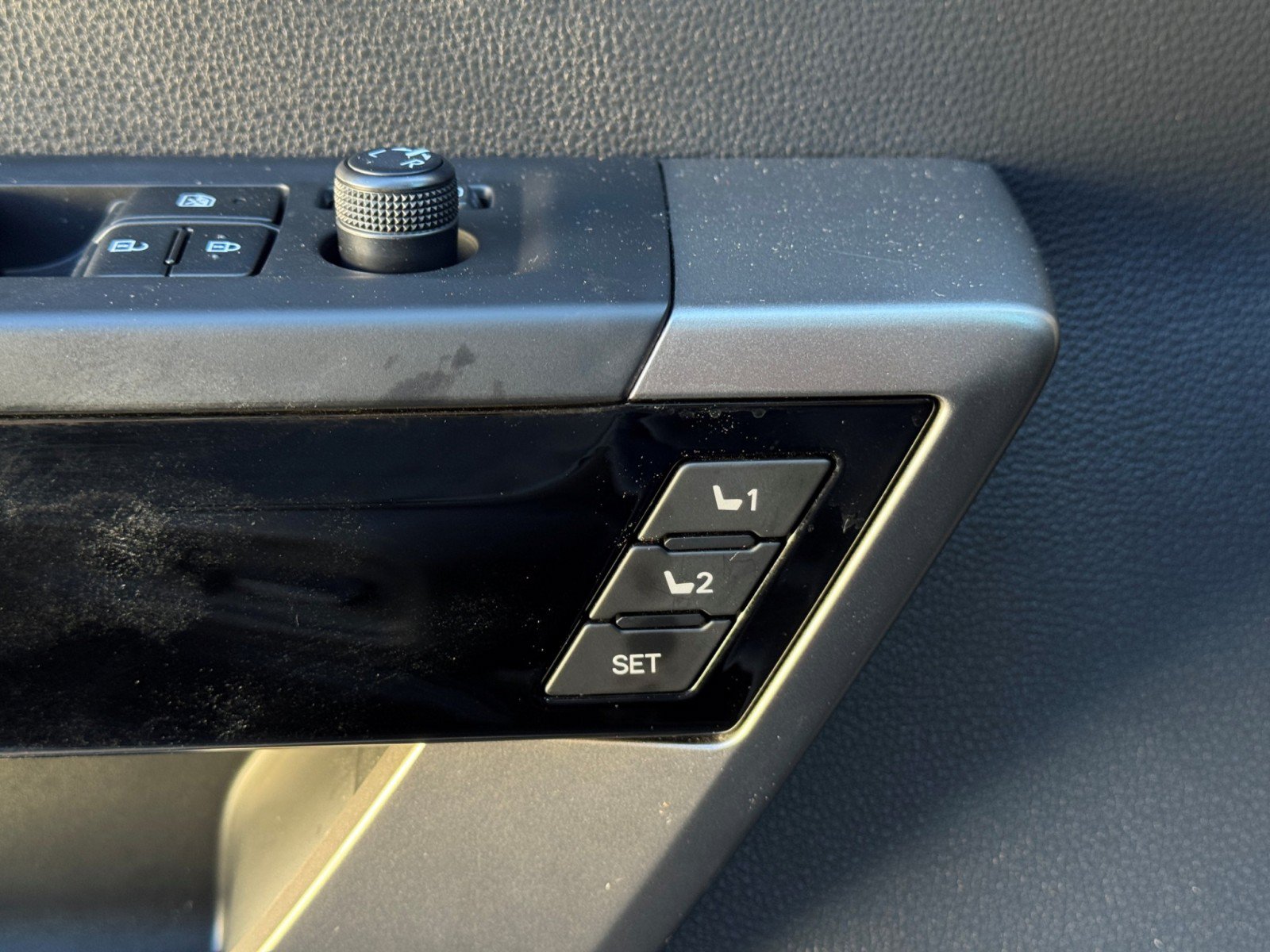 Used 2024 Toyota Tundra Limited AWD/4WD image 18