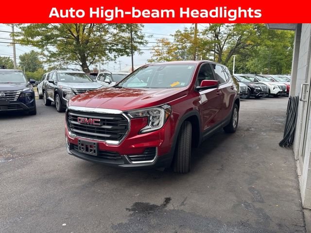 Used 2023 GMC Terrain SLE image 5