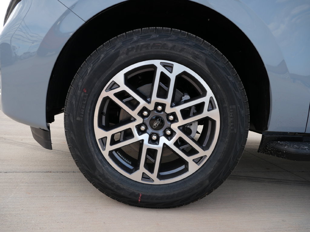 New 2026 Ford Expedition Active AWD/4WD image 11