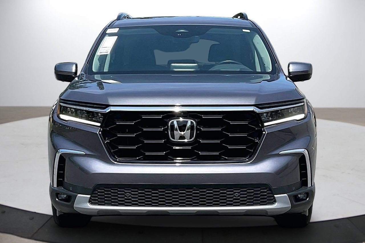 Used 2025 Honda Pilot Elite image 3