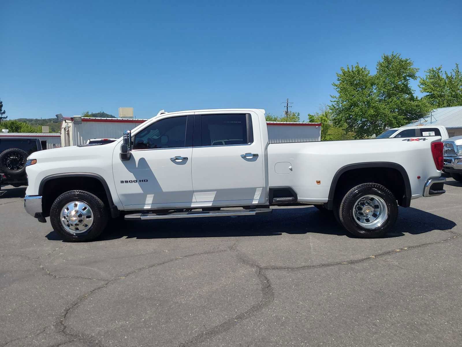 Used 2025 Chevrolet Silverado 3500 LTZ AWD/4WD image 11