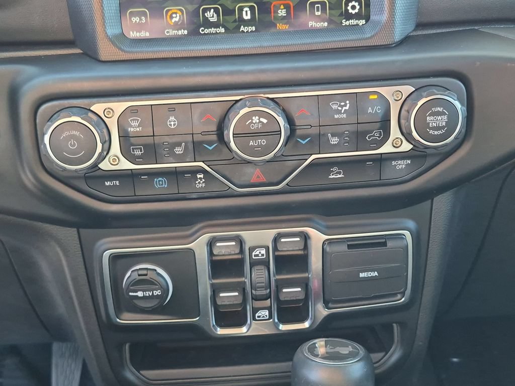 Used 2023 Jeep Wrangler Unlimited Sahara w/ Cold Weather Group AWD/4WD image 21
