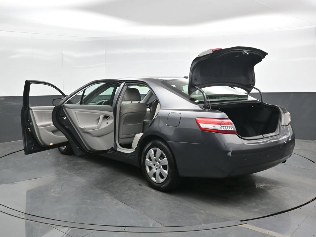 Used 2010 Toyota Camry LE FWD image 43