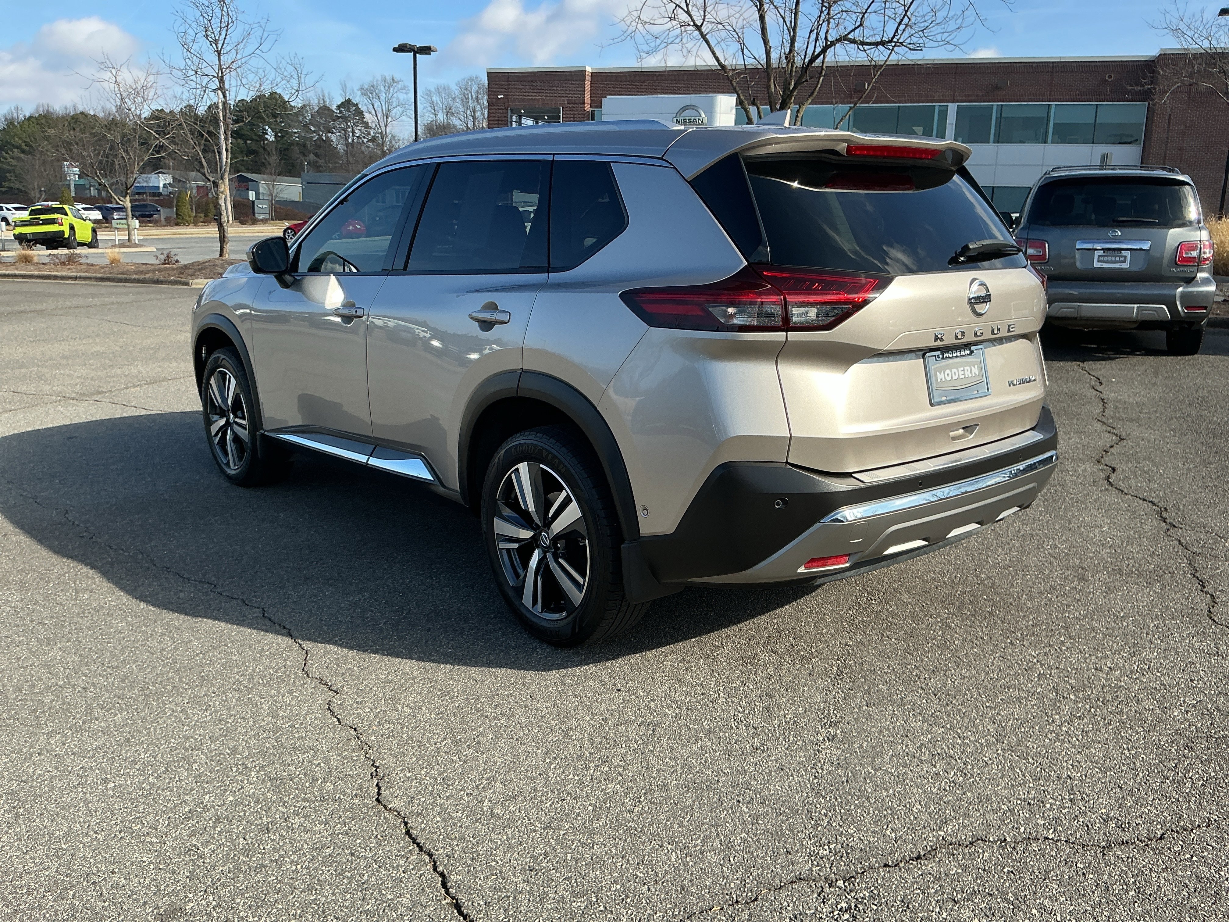 Certified 2021 Nissan Rogue Platinum image 2