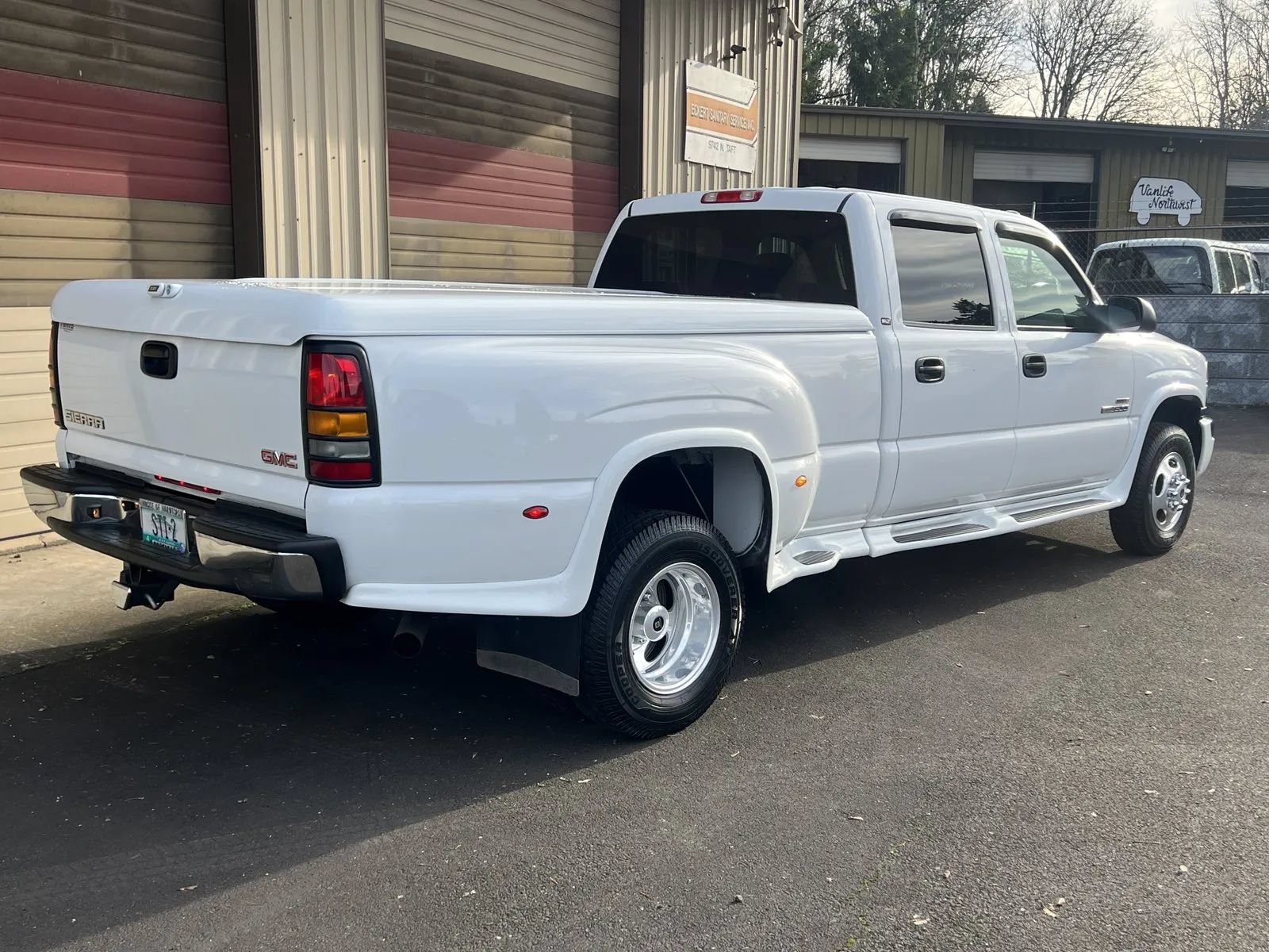 Used 2005 GMC Sierra 3500 SLT w/ Heavy-Duty Power Package RWD image 6