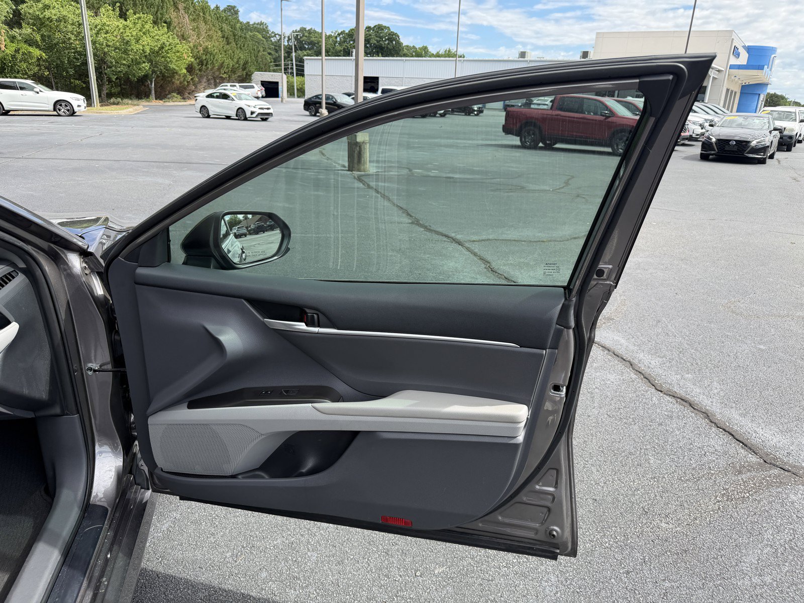Used 2023 Toyota Camry LE FWD image 14