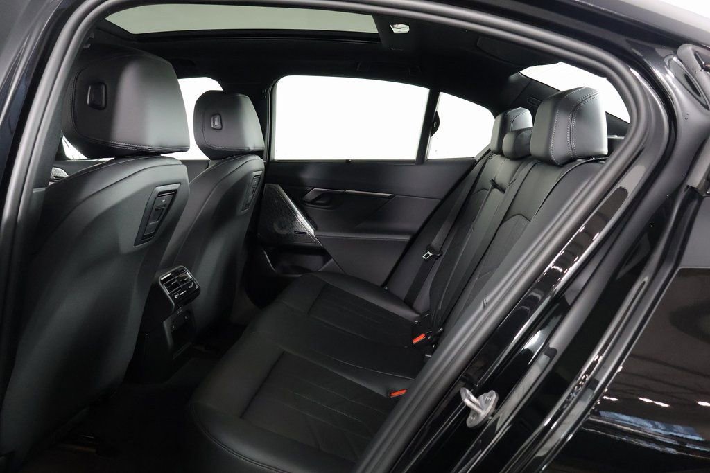 New 2026 BMW i5 eDrive40 w/ Executive Package image 6