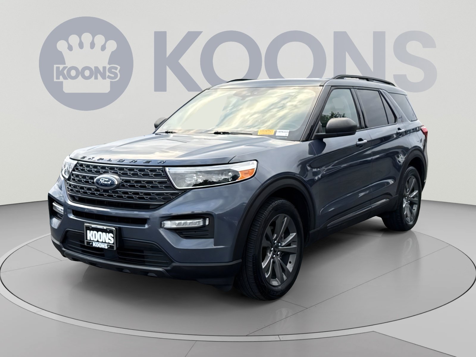 Used 2021 Ford Explorer XLT w/ Equipment Group 202A AWD/4WD image 5