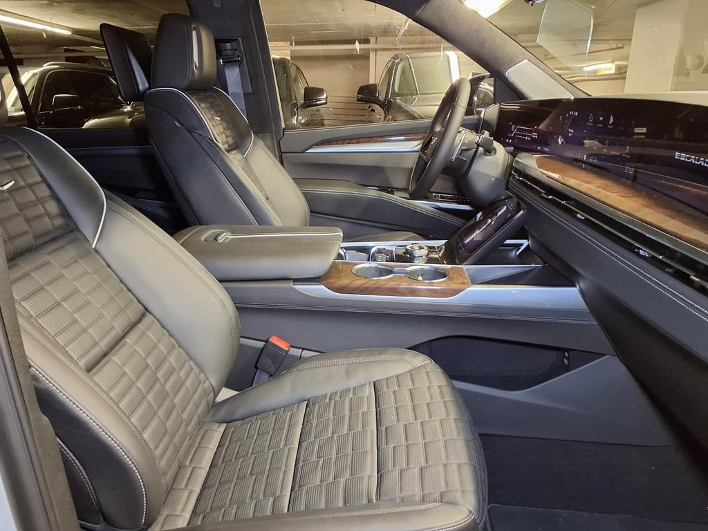 New 2026 Cadillac Escalade ESV Platinum Sport AWD/4WD image 5