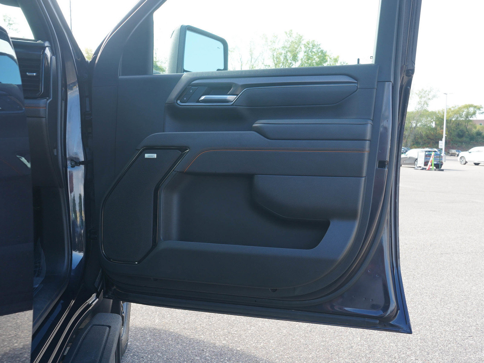 Used 2025 GMC Sierra 3500 AT4 w/ AT4 Premium Plus Package AWD/4WD image 9