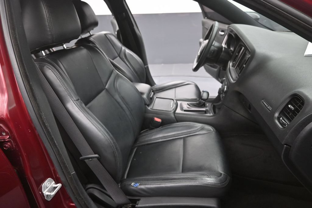 Used 2019 Dodge Charger SXT w/ Blacktop Package RWD image 14