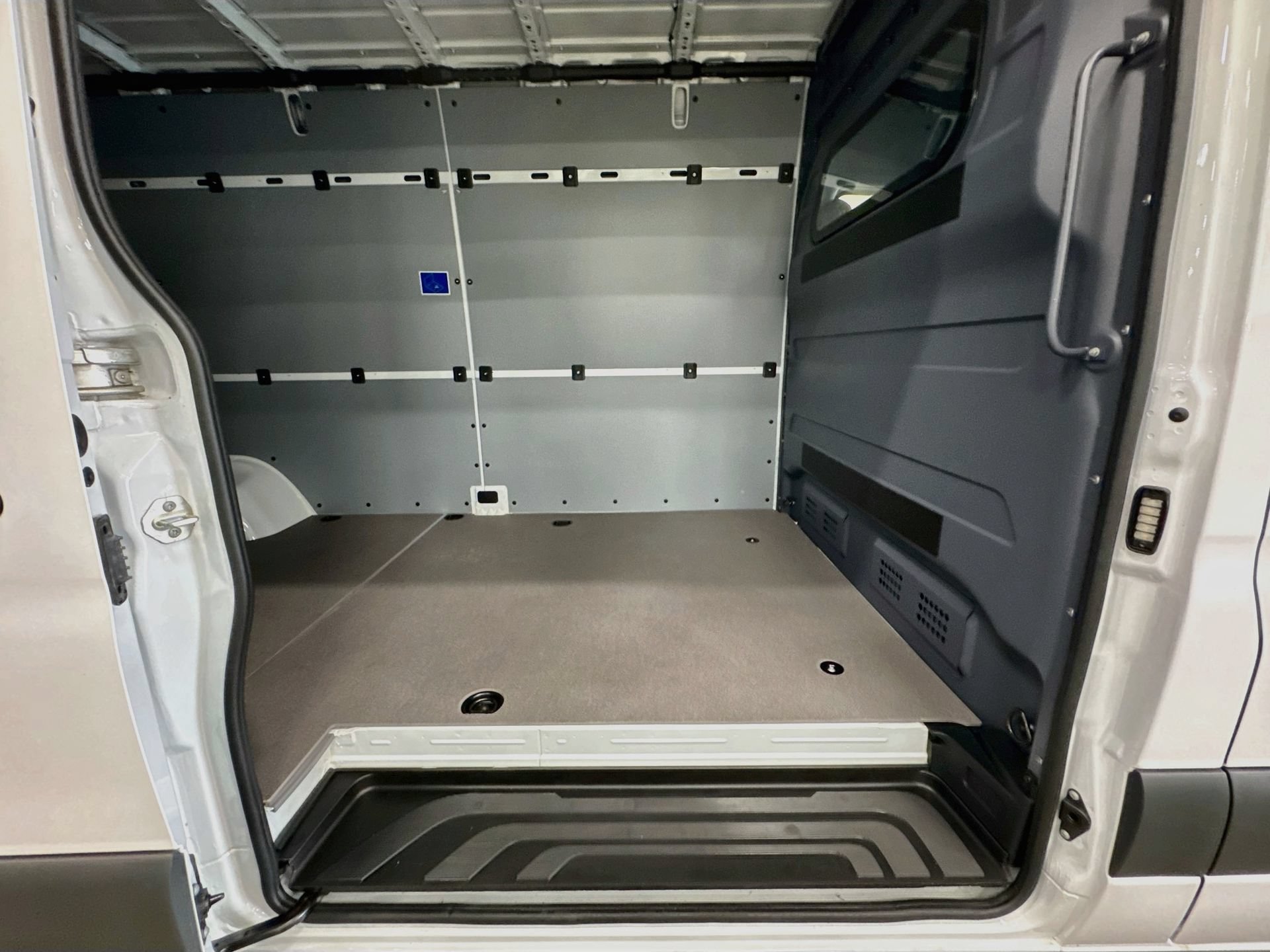 Used 2025 Mercedes-Benz Sprinter 3500 image 26