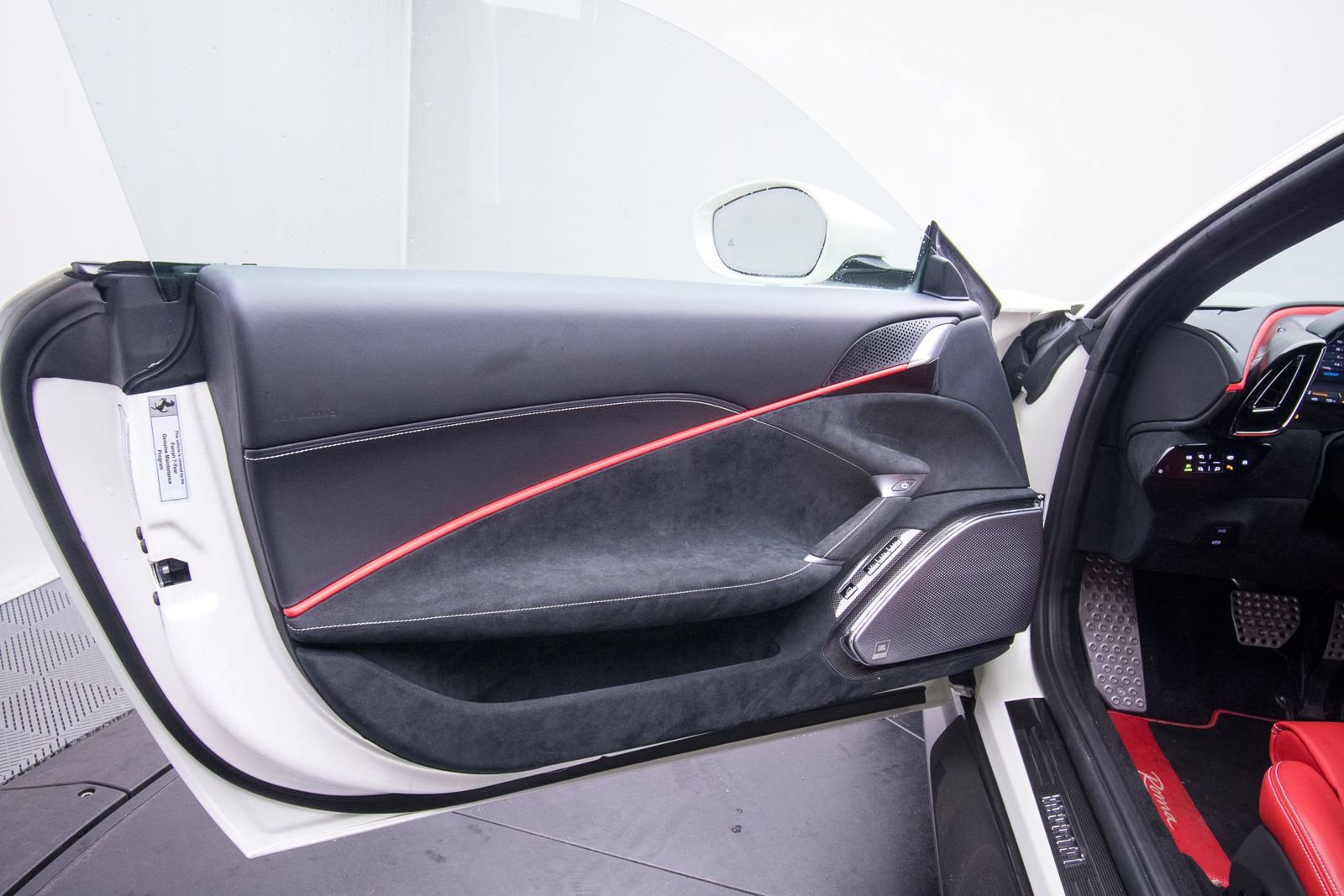 Certified 2024 Ferrari Roma image 34