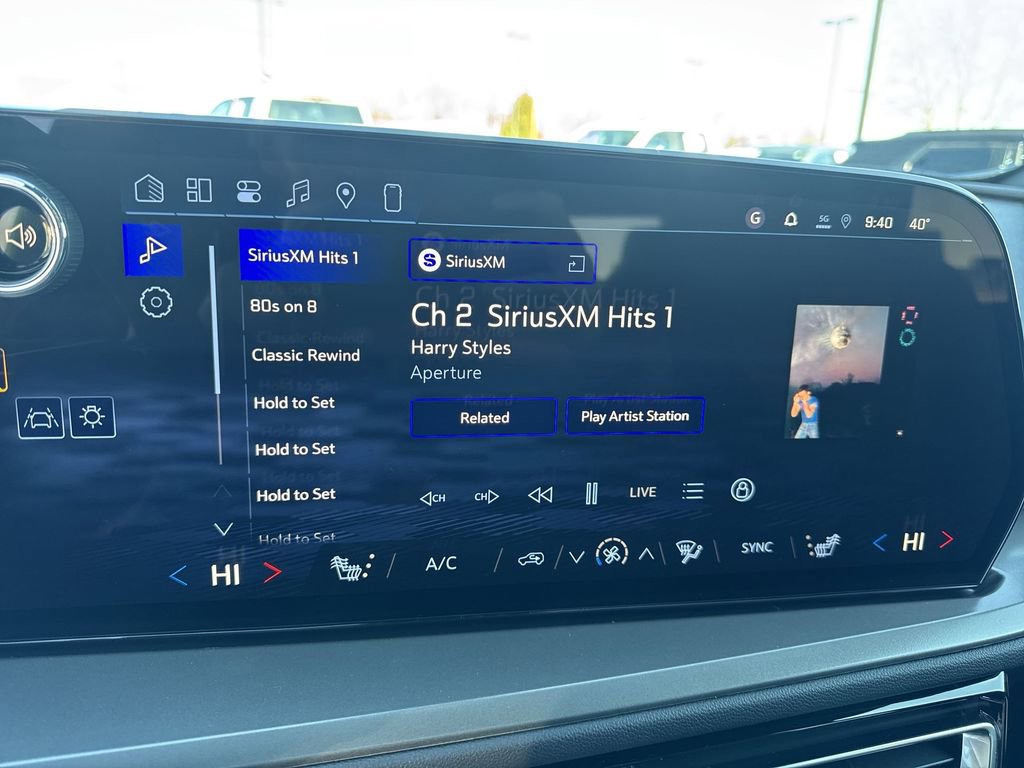 New 2026 Chevrolet Traverse LT image 16