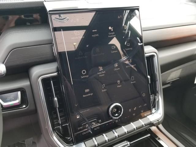 New 2026 GMC Yukon XL Denali w/ Denali Reserve Package image 19