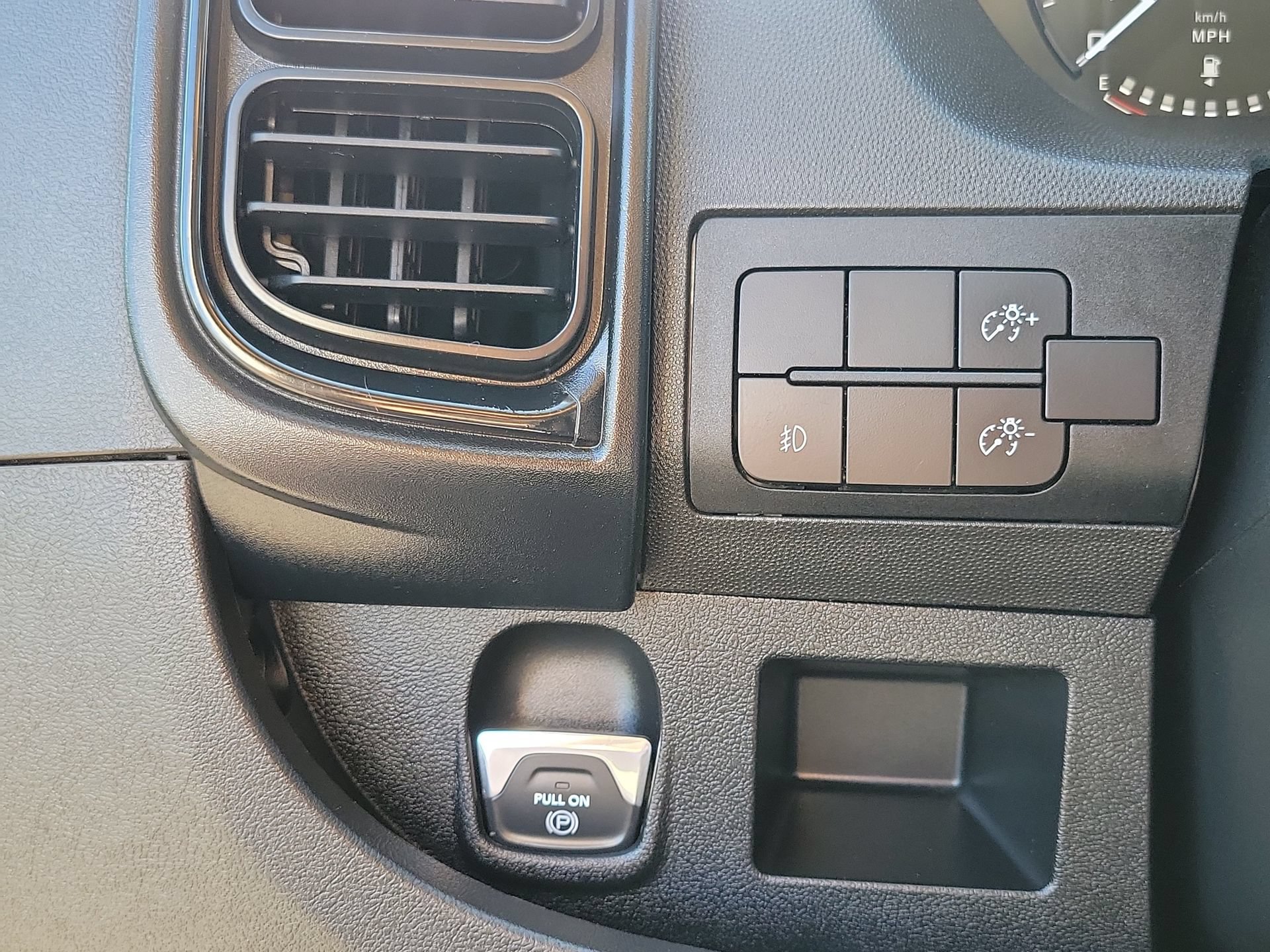 Used 2025 RAM ProMaster 3500 w/ Convenience Group FWD image 11