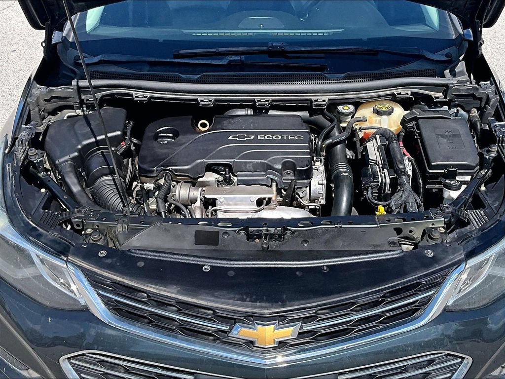 Used 2017 Chevrolet Cruze Premier FWD image 11