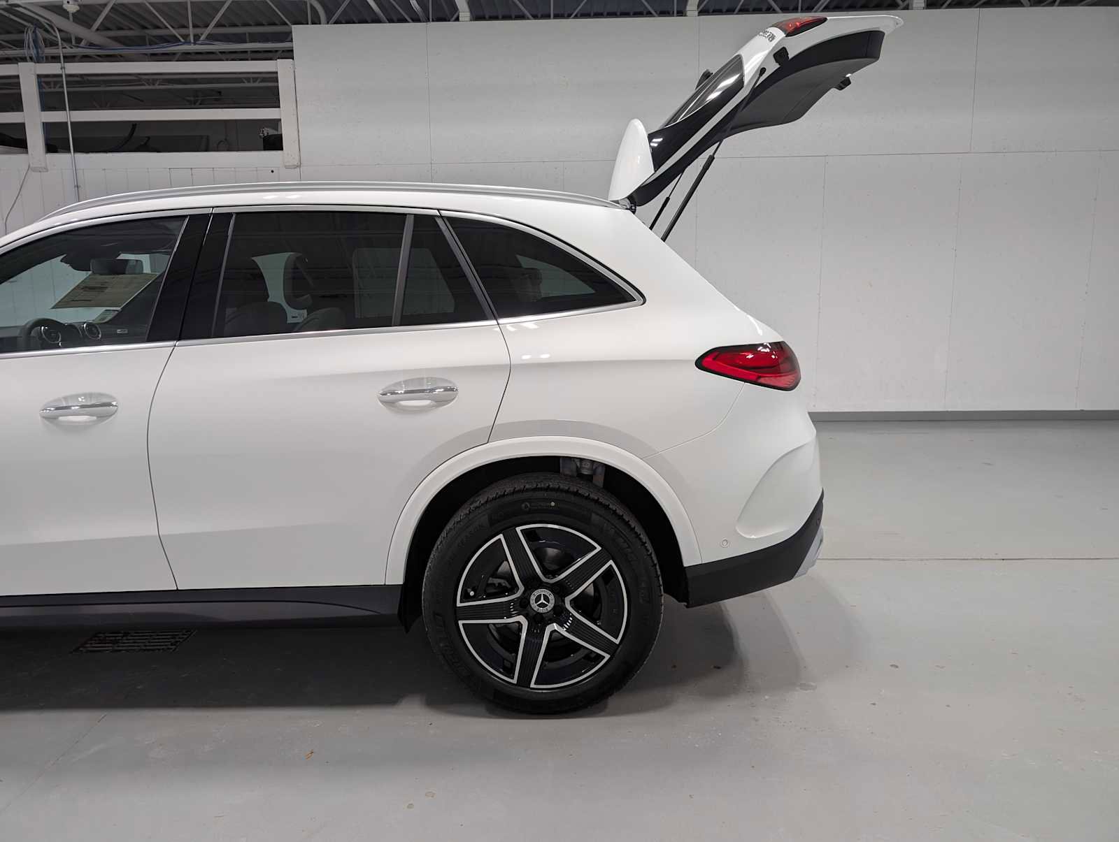New 2026 Mercedes-Benz GLC 300 GLC 300 image 9