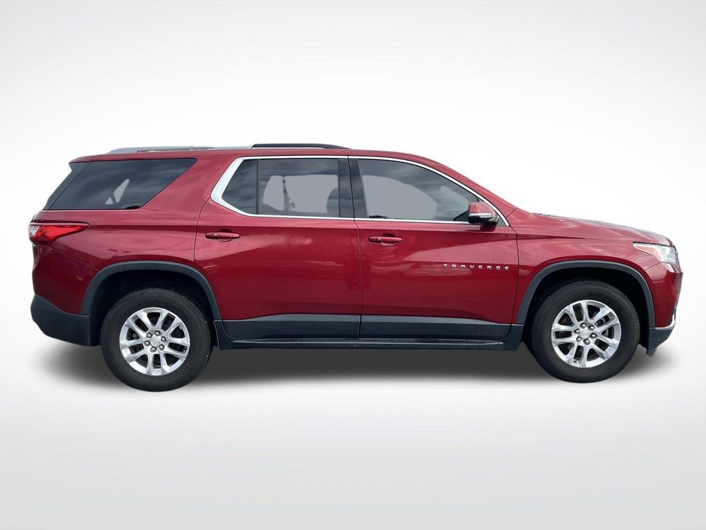 Used 2018 Chevrolet Traverse LT image 2