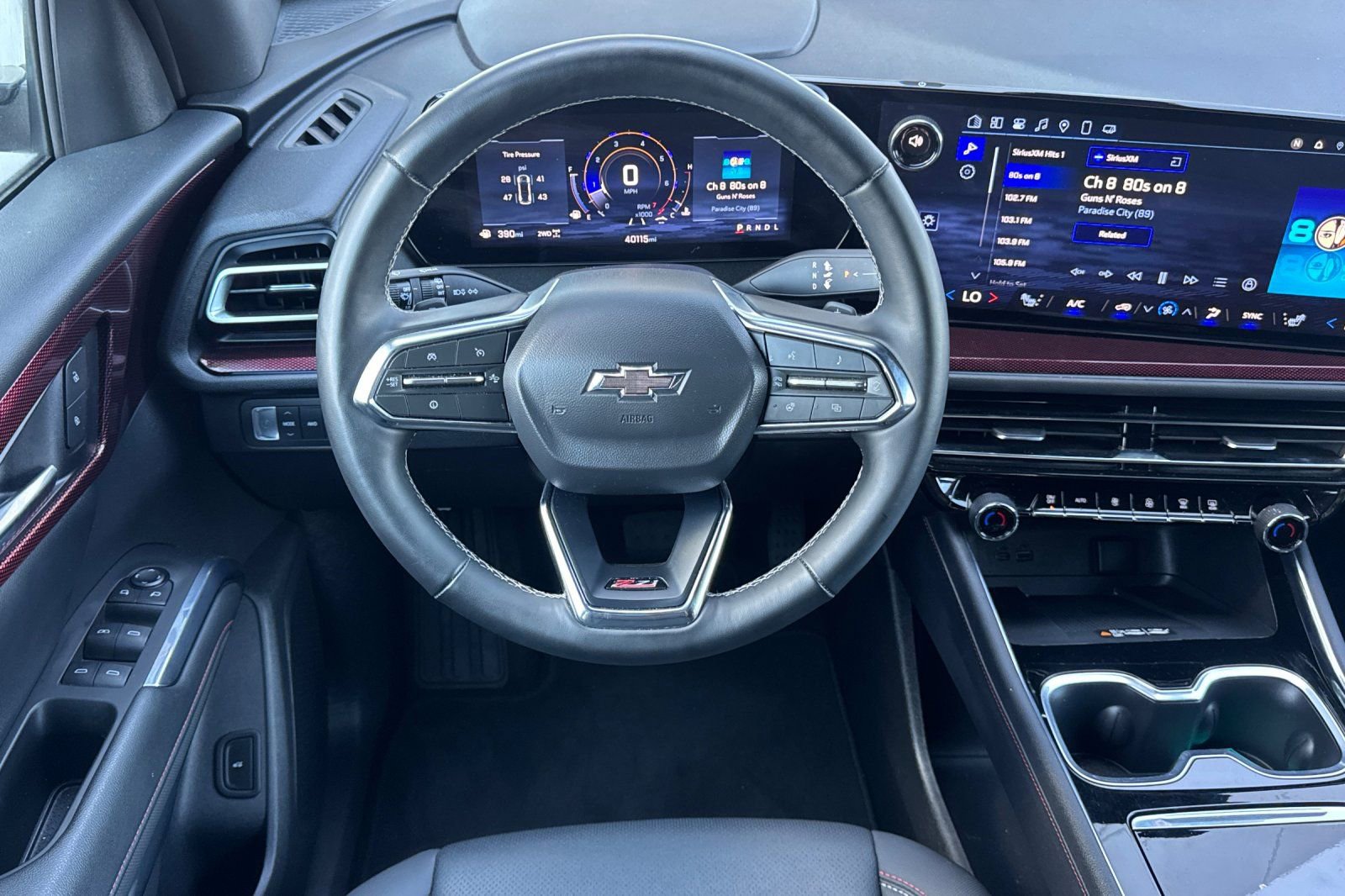 Used 2025 Chevrolet Traverse Z71 AWD/4WD image 17