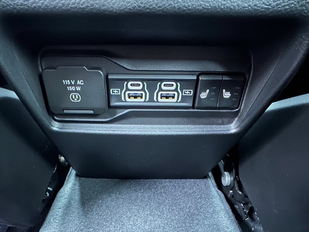 New 2024 Jeep Grand Cherokee Overland w/ Advanced Protech Group III AWD/4WD image 15
