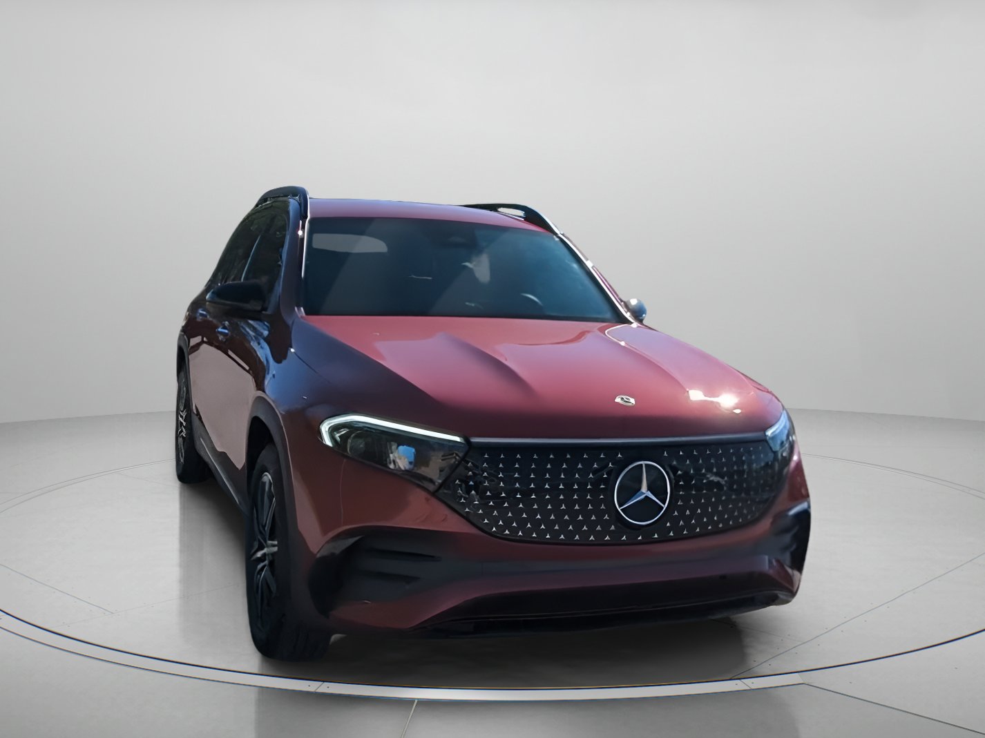 Used 2024 Mercedes-Benz EQB 300 4MATIC image 4