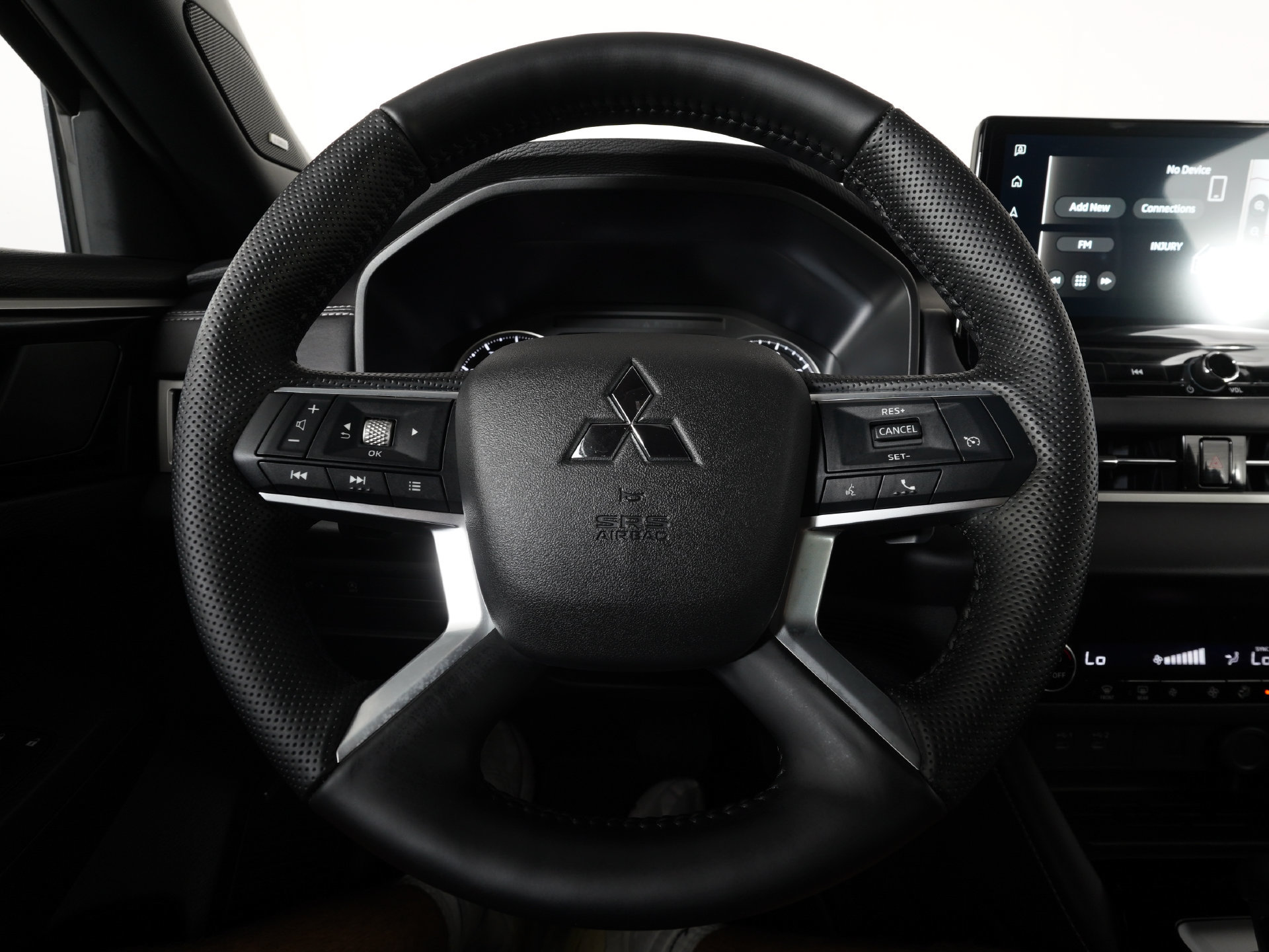 New 2026 Mitsubishi Outlander LE FWD image 12