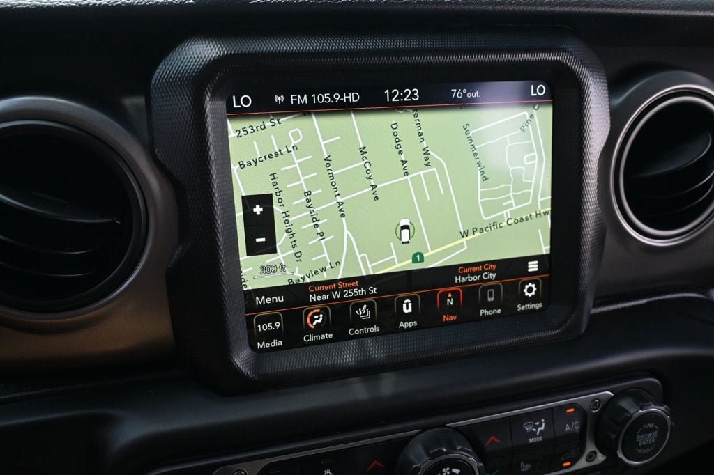 Used 2023 Jeep Gladiator Sport AWD/4WD image 18