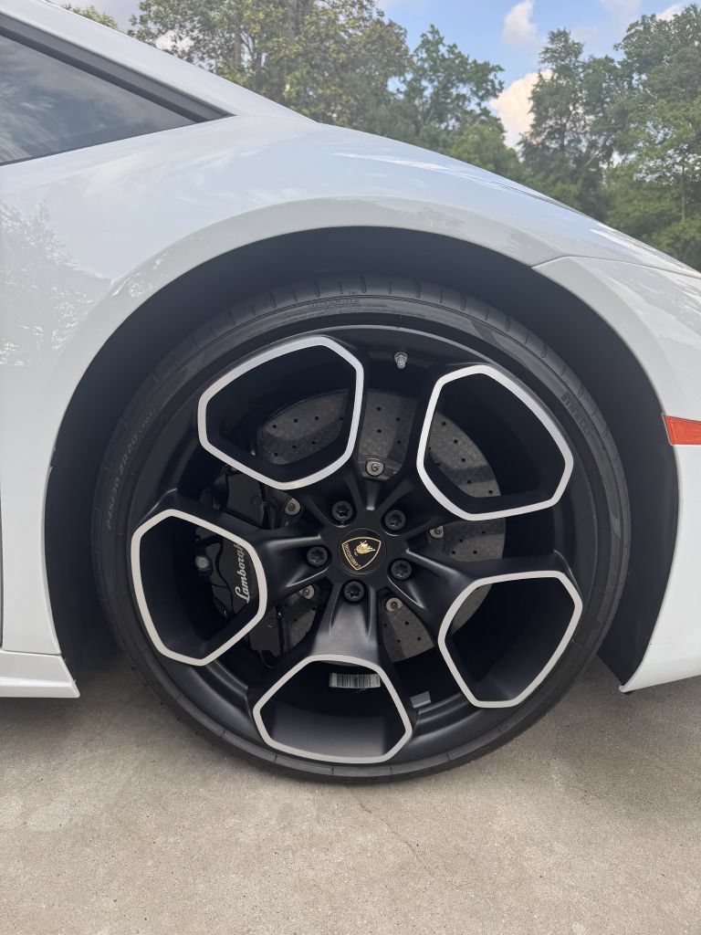 Used 2017 Lamborghini Huracan LP 580-2 RWD image 8
