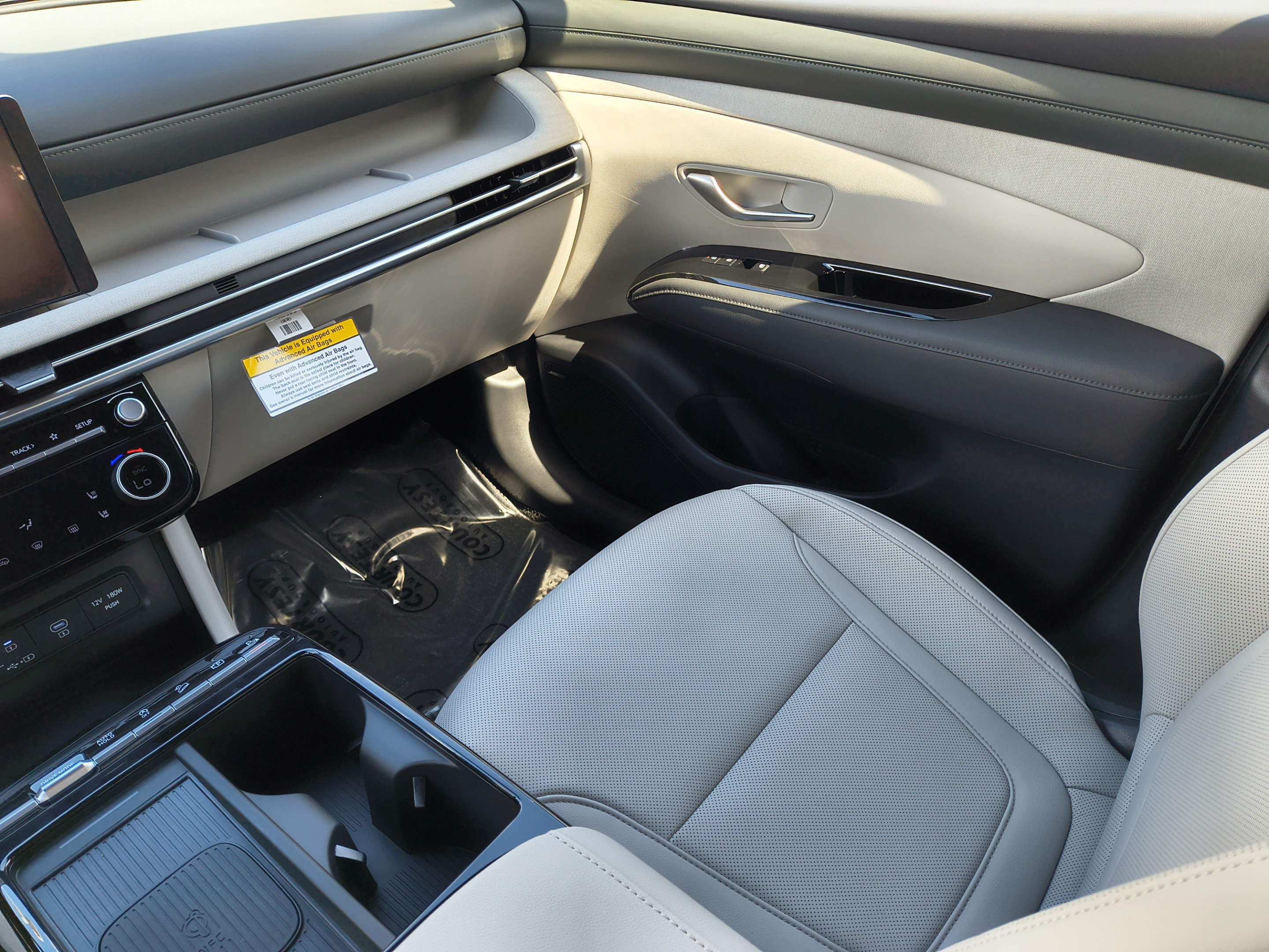 New 2026 Hyundai Tucson Limited FWD image 14