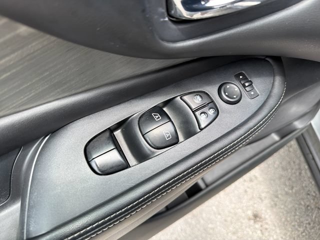 Used 2018 Nissan Murano S w/ Cargo Package FWD image 17