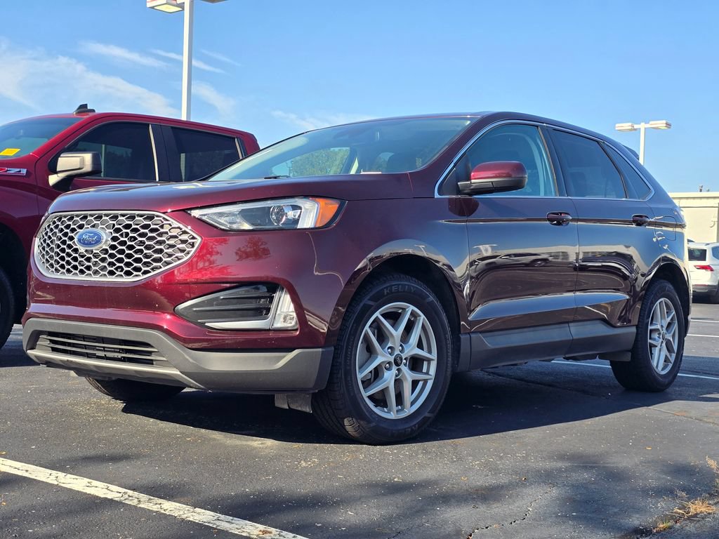 Used 2024 Ford Edge SEL w/ Convenience Package AWD/4WD image 3
