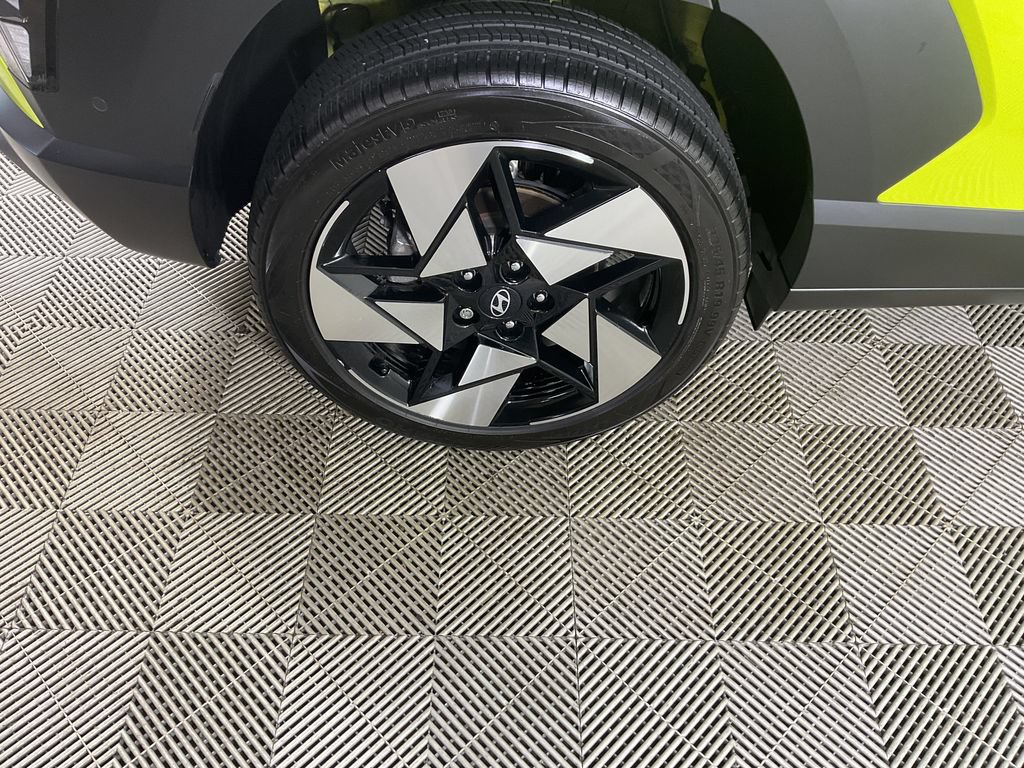 Used 2024 Hyundai Kona Limited AWD/4WD image 8