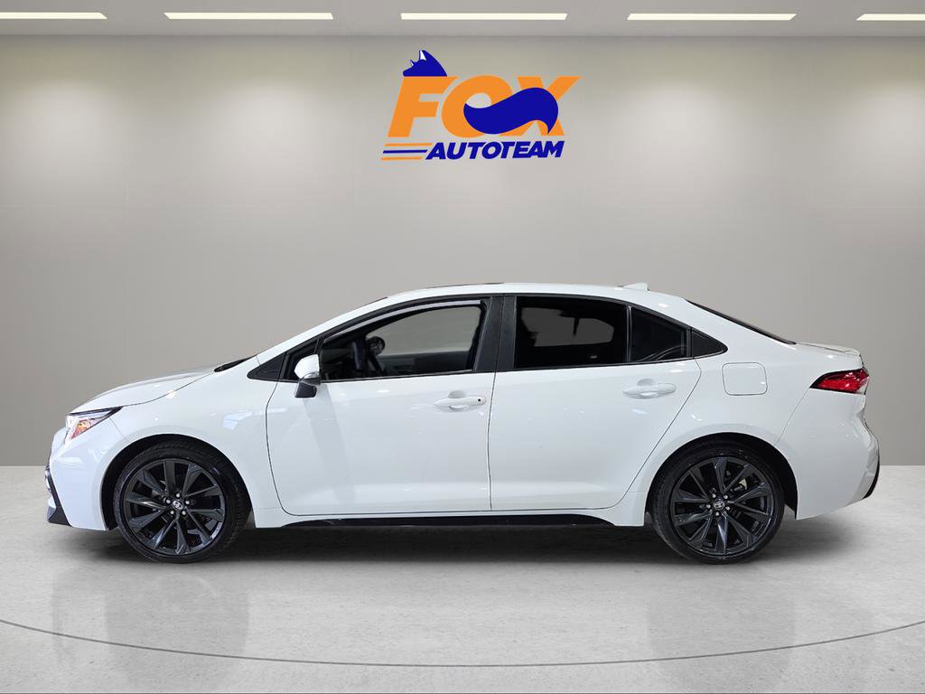 Certified 2025 Toyota Corolla SE w/ SE Premium Package image 2