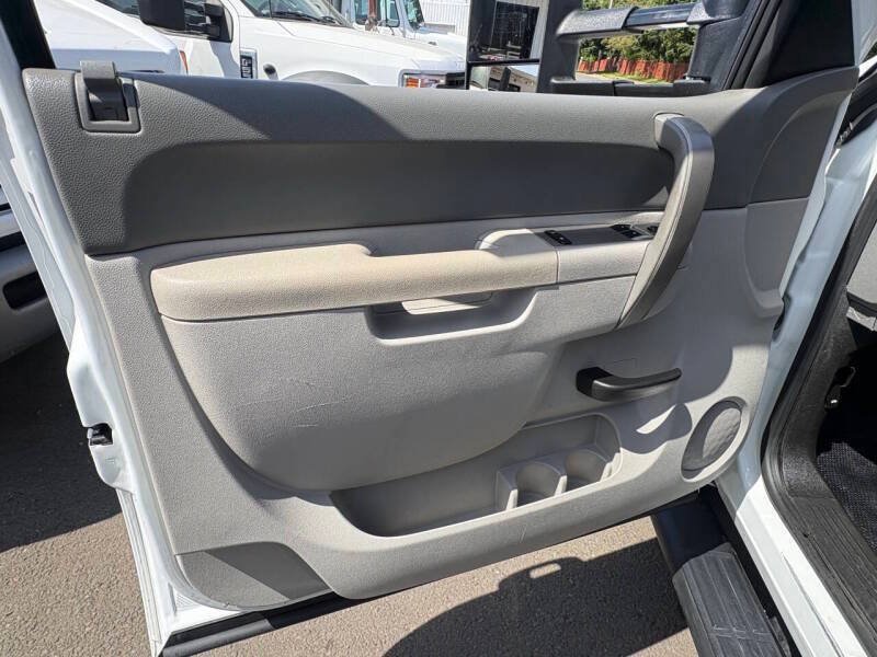 Used 2013 GMC Sierra 3500 W/T RWD image 33