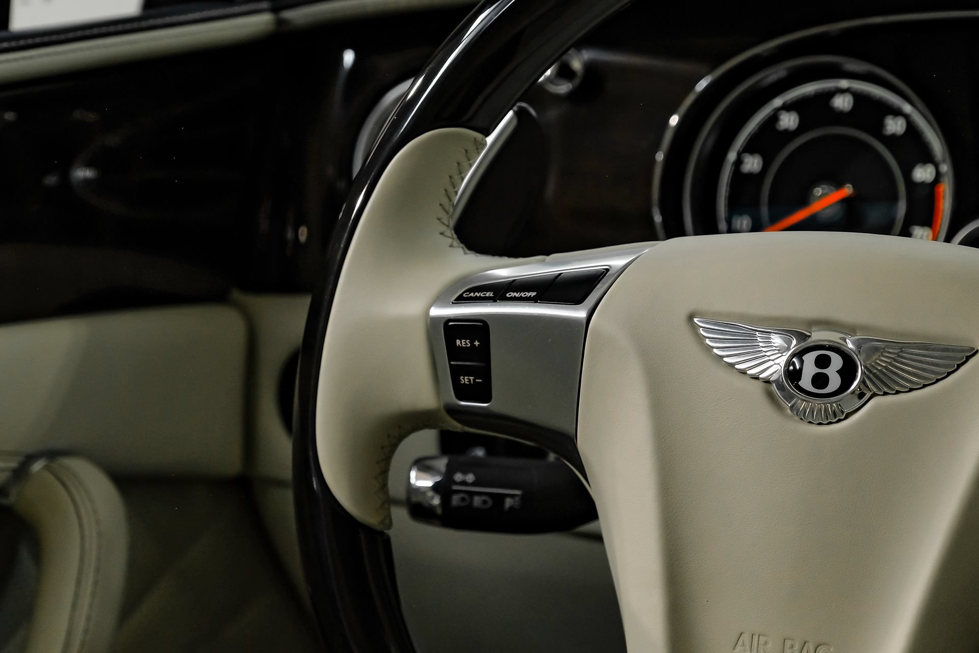 Used 2018 Bentley Flying Spur W12 AWD/4WD image 25