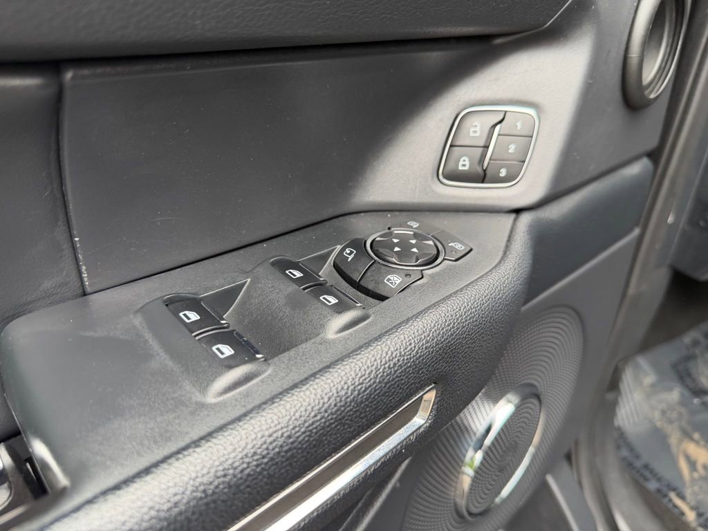 Used 2024 Ford Expedition XLT image 19