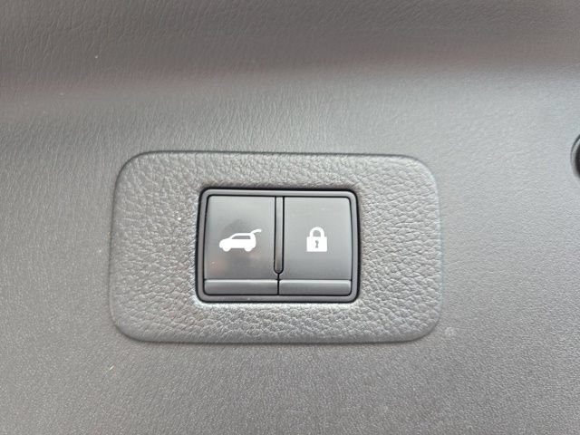 Used 2023 Nissan Armada Platinum w/ Captain's Chairs Package AWD/4WD image 16