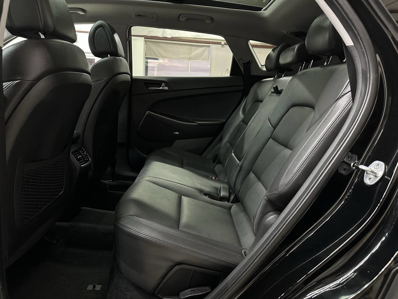 Used 2017 Hyundai Tucson Limited w/ Limited Ultimate Package 03 image 13