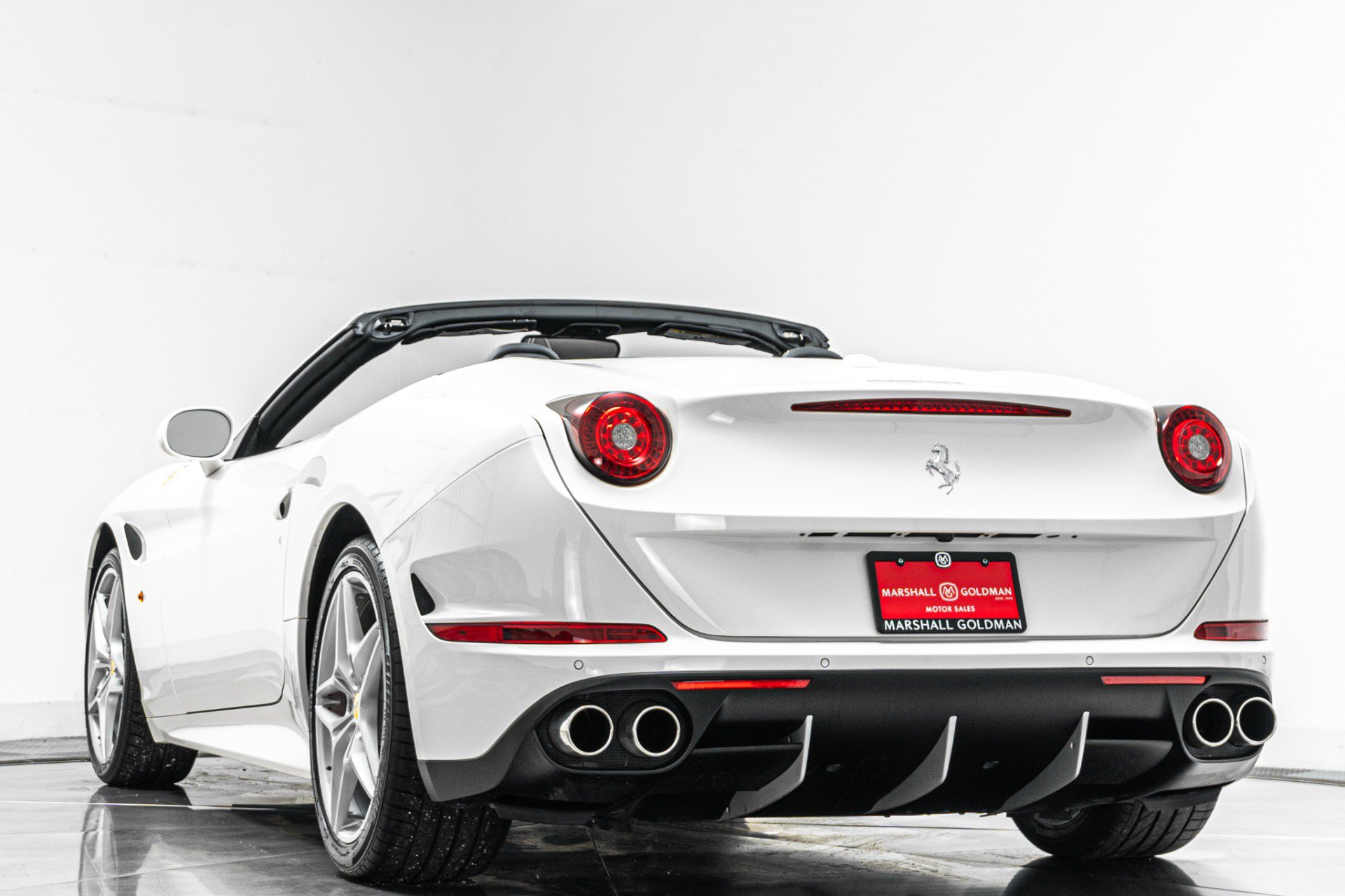 Used 2016 Ferrari California T RWD image 7