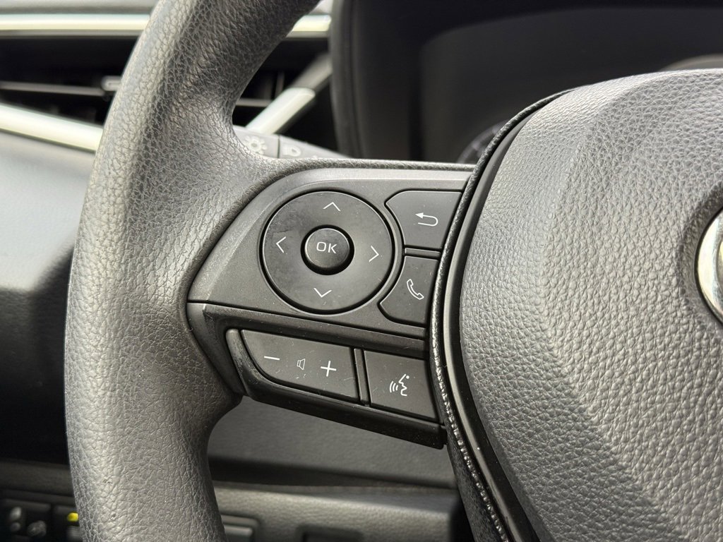Used 2021 Toyota Corolla LE image 19