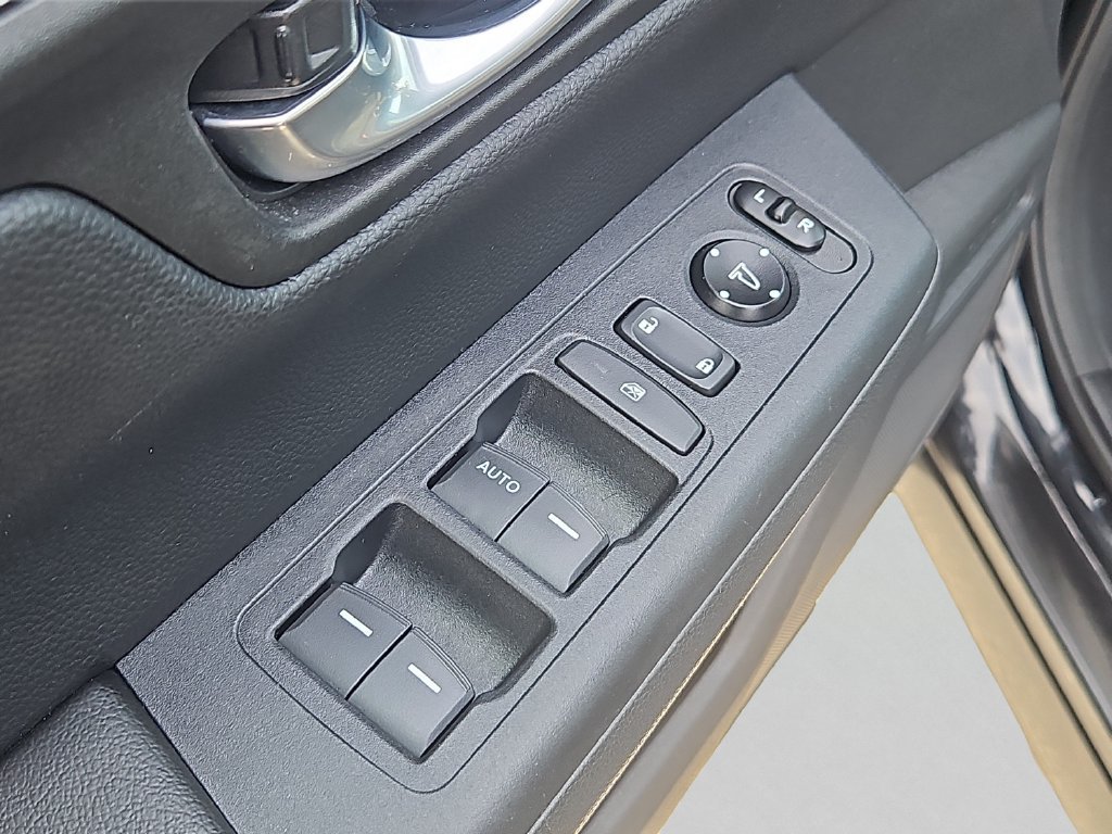 Used 2025 Honda CR-V LX image 21