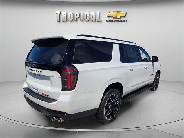 Used 2025 Chevrolet Suburban RST image 5