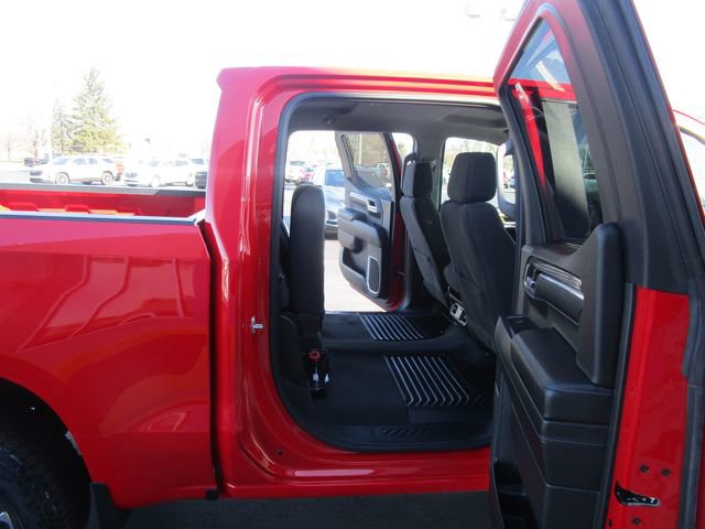 Used 2022 Chevrolet Silverado 1500 LT AWD/4WD image 20