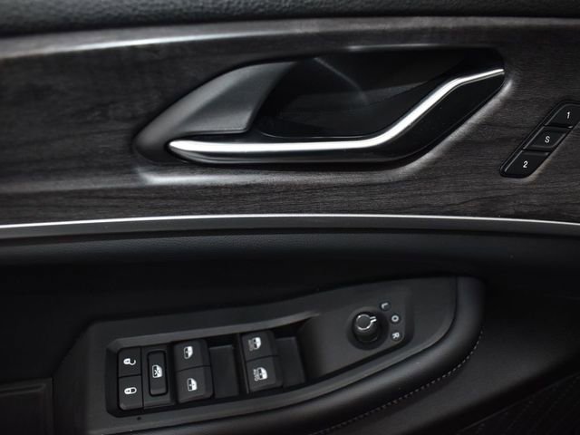 Used 2024 Jeep Grand Cherokee L Limited w/ Luxury Tech Group II image 13