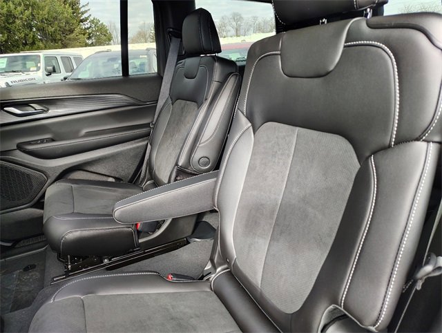 New 2025 Jeep Grand Cherokee L Altitude image 29