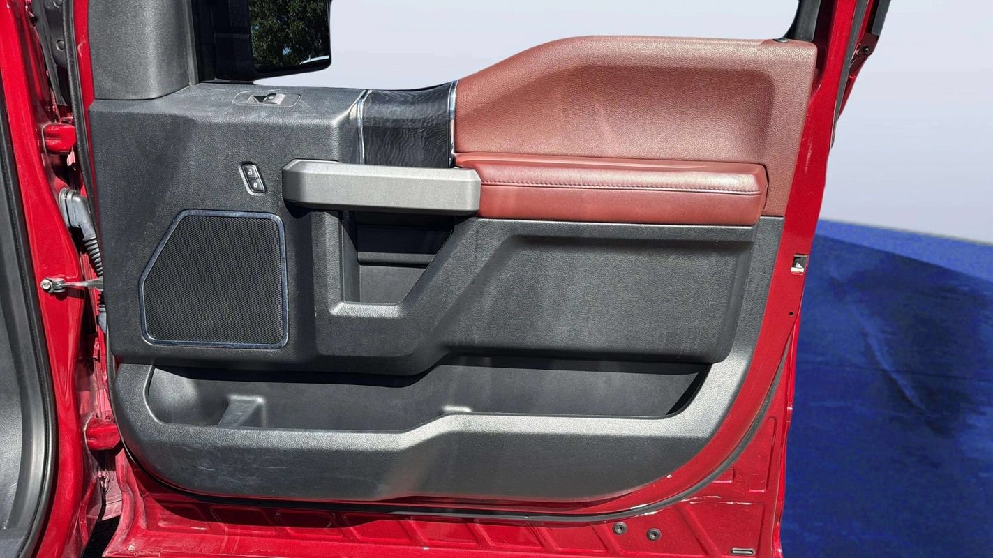 Used 2018 Ford F150 Platinum w/ Equipment Group 701A Luxury AWD/4WD image 19