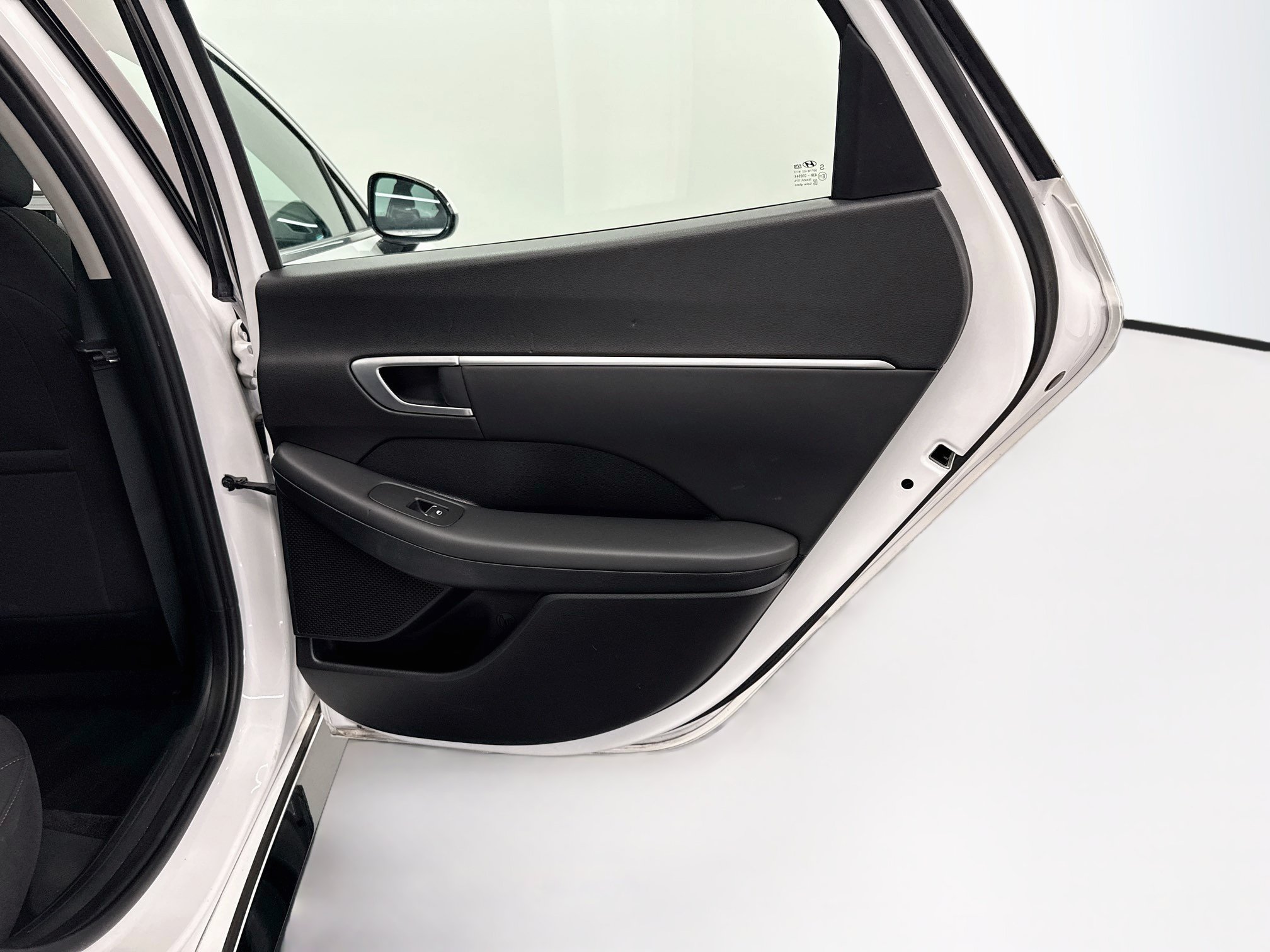 Used 2025 Hyundai Sonata SEL FWD image 30