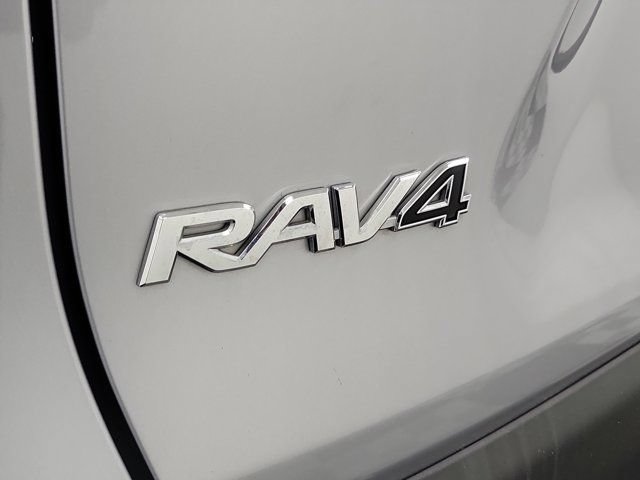 Used 2019 Toyota RAV4 XLE FWD image 7